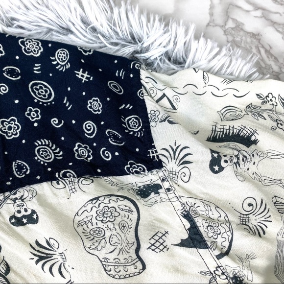 Vtg Zarus Day Of The Dead Skull Goth Print Button Down EUC - Picture 12 of 13